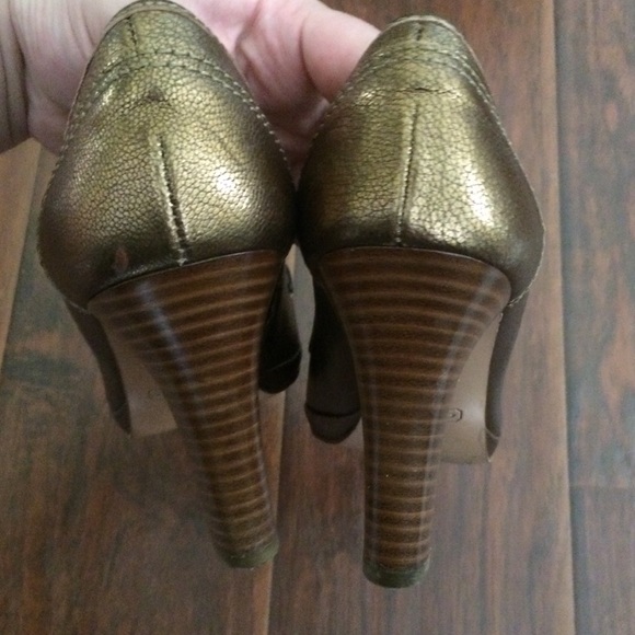 Coach Gold Danna Heels - Picture 4 of 5